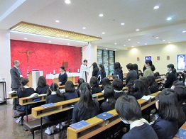 灰の水曜日のミサが行われました 清泉ライフ 新着のお知らせ 清泉女学院中学高等学校